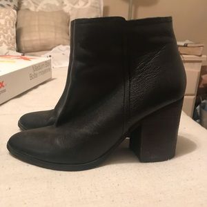 Steve Madden black booties